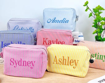 Custom Cosmetic Bag for Bridesmaid, Seersucker Makeup Bag, Monogrammed Toiletry Bag, Personalized Gift for Her, Wedding Bridesmaid Gifts