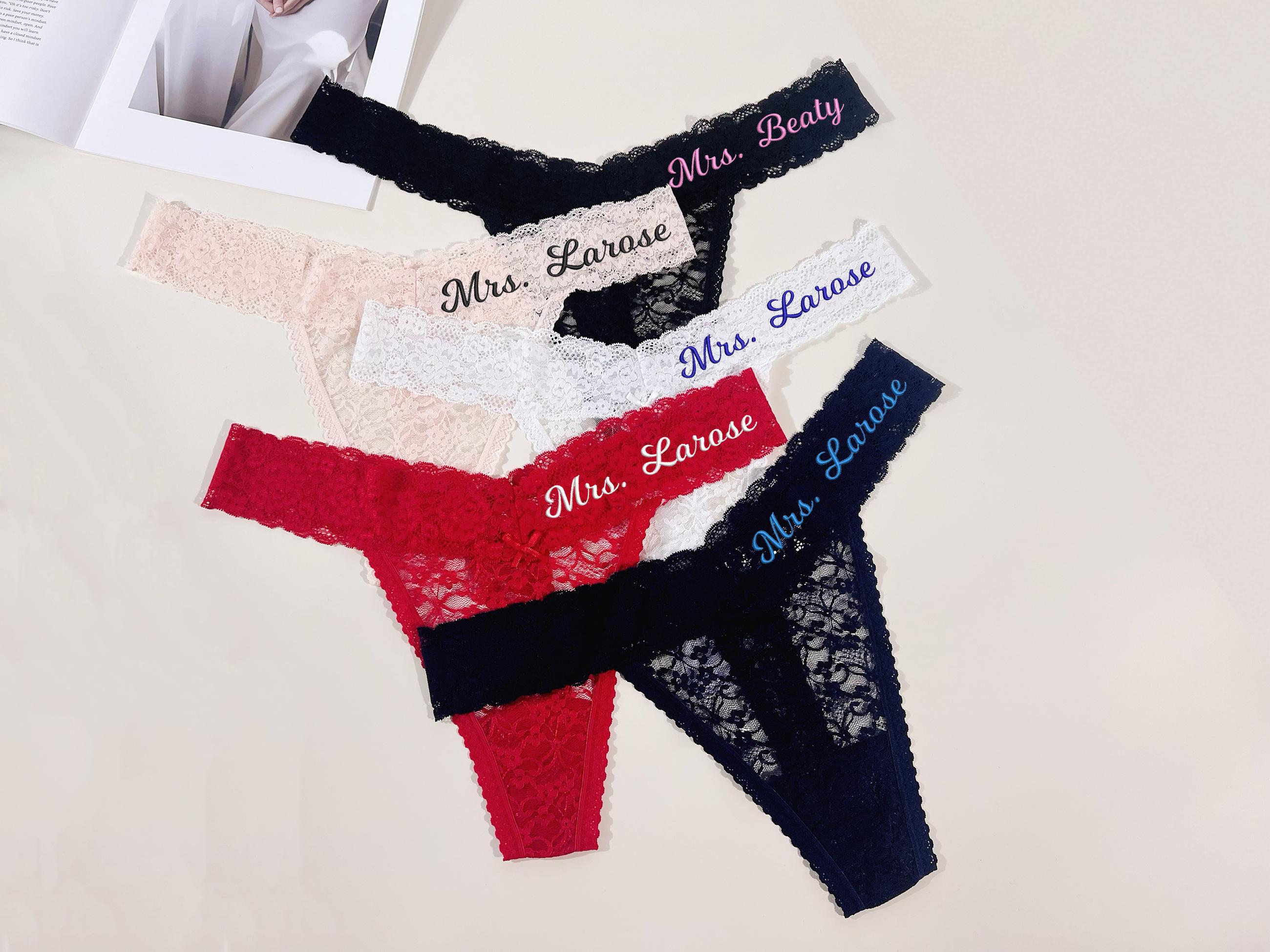 Lot De Tangas Et Strings Brodés Blancs - Taille Estimée 42/44, Neuf Sans étiquette