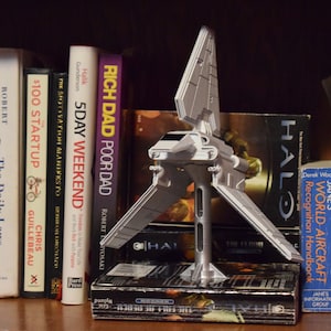 Lambda Class Shuttle/Lambda Class T-4a Imperial Shuttle/Star Wars Shuttle/Space Shuttle/Star Wars Ship 1:182 Scale image 9