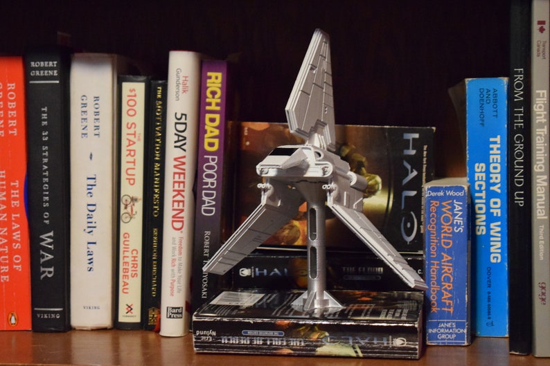 Lambda Class Shuttle/Lambda Class T-4a Imperial Shuttle/Star Wars Shuttle/Space Shuttle/Star Wars Ship 1:182 Scale image 9