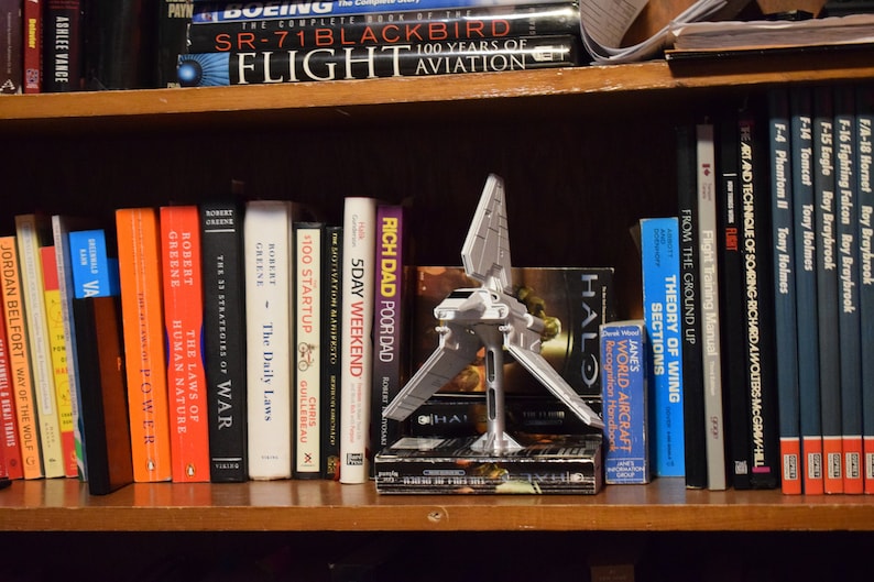 Lambda Class Shuttle/Lambda Class T-4a Imperial Shuttle/Star Wars Shuttle/Space Shuttle/Star Wars Ship 1:182 Scale image 1