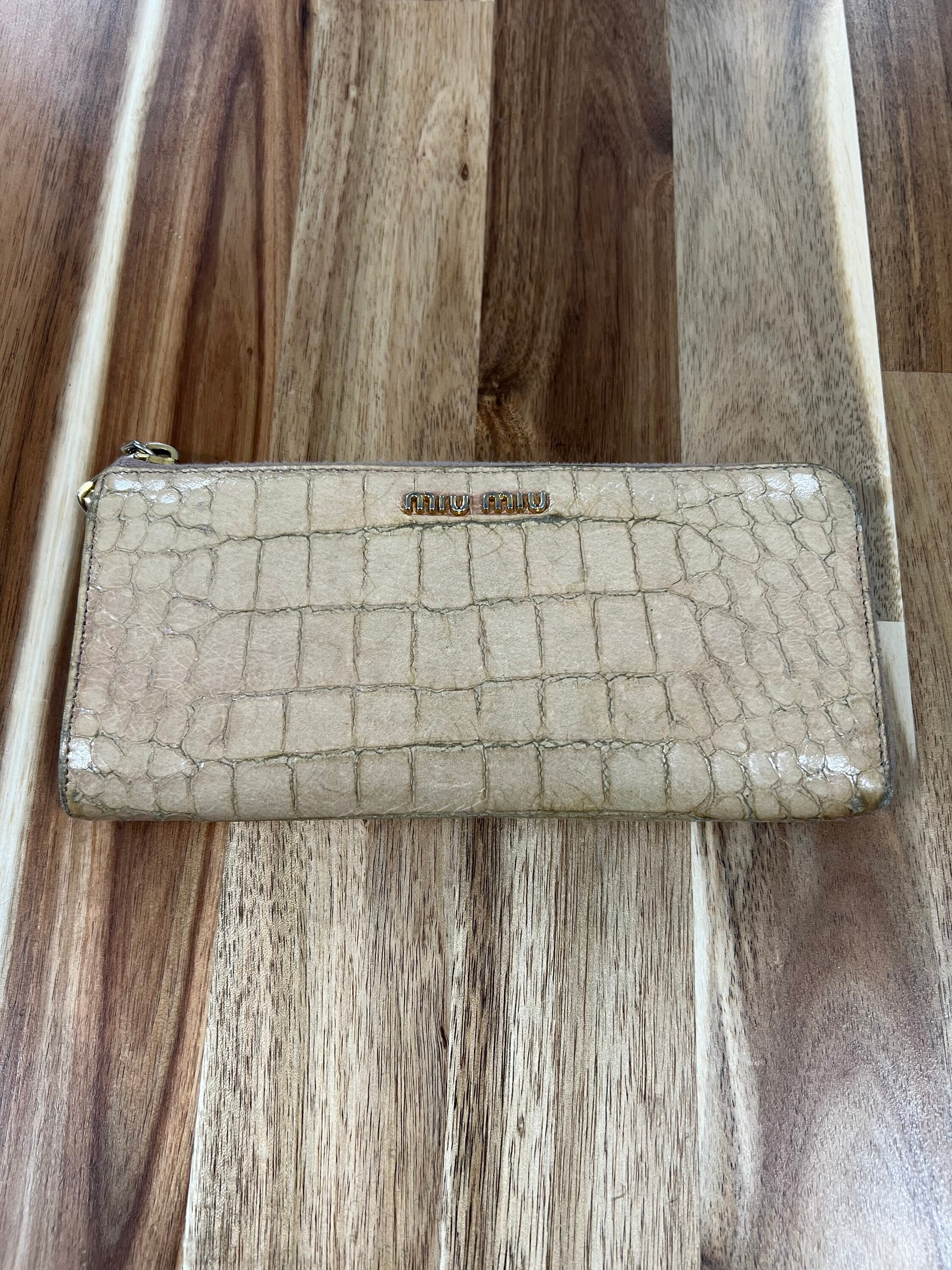 Prada Mini Pink Quilted Leather Wallet on Chain – I MISS YOU VINTAGE