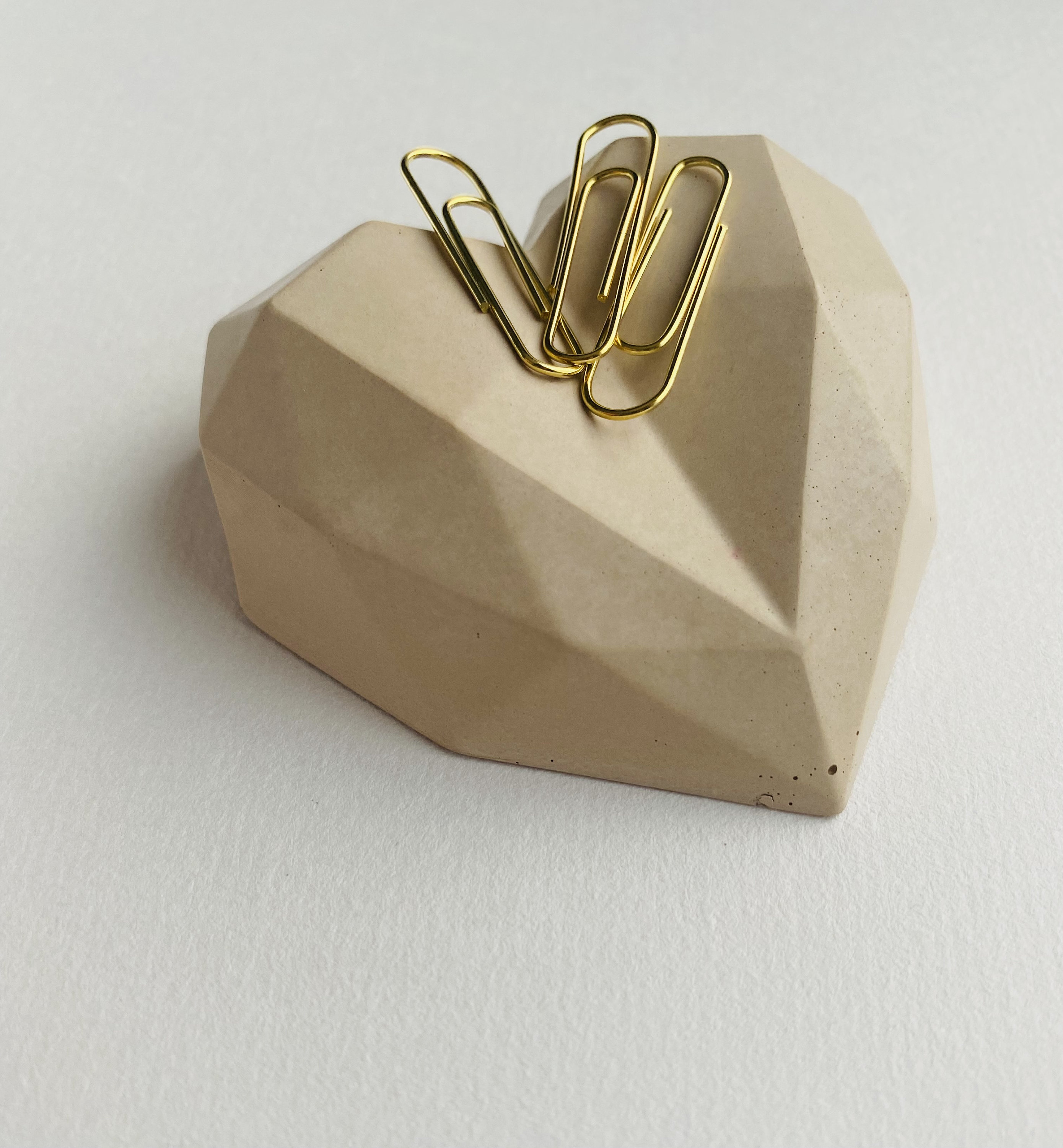 Concrete Geometric Heart Paperweight Magnetic Paperclip Holder Office concrete-geometric-heart-paperweight-magnetic-paperclip-holder-office