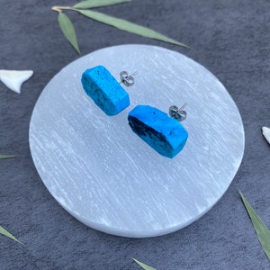 Clous d&#39;oreilles turquoise brut naturel, boucles d&#39;oreilles tendance, bijoux turquoise brut, boucles d&#39;oreilles de mariage, clous d&#39;oreilles bohèmes
