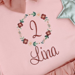 Flowers personalized T-shirt with name and number / children&#39;s birthday / girl gift top birthday / children&#39;s birthday shirt