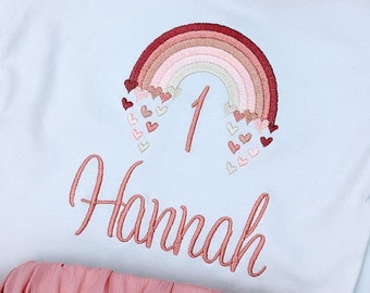 Chemise d'anniversaire arc-en-ciel pour filles avec nom et numéro -1 2 3 4 5 6 7 - dans des couleurs pastel, tenue de fête d'anniversaire, chemise pour enfants