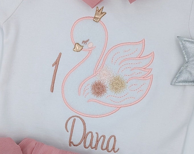 Geburtstagsshirt für Mädchen ,Schwan Shirt mit Zahl und Name, Geburtstagsoutfit für Kinder Geburtstagsparty Outfit, Erster Jahr Geschenk