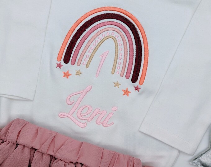 Weißes Geburtstagsshirt Kurzarm oder Langarm für Kinder bestickt, Kinder Shirt mit Regenbogen Geburtstag, personalisiert mit Zahl & Name