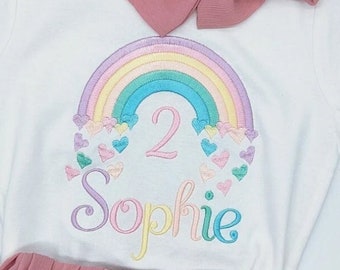 Regenbogen  Geburtstagsshirt Mädchen mit Name und Zahl -1 2 3 4 5 6 7  - in Pastellfarben, Geburtstagsparty Outfit Kindershirt