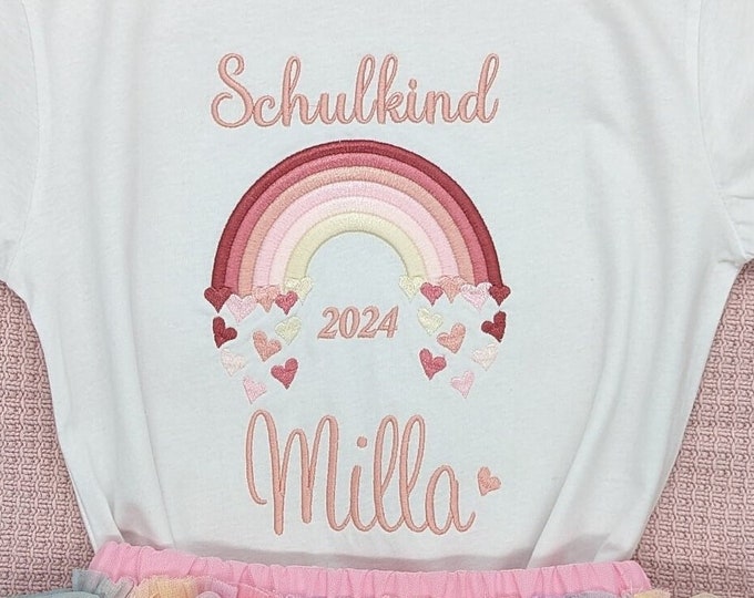 T- Shirt für Schulkind Einschulung 2025, Schulanfang Geschenk Shirt Regenbogen mit Name für Mädchen, 1. Klasse Schultag Schulanfänger,