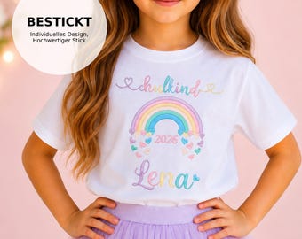 Outfit voor de eerste schooldag voor meisjes (2026). Cadeau voor de start van het schooljaar. Gepersonaliseerd T-shirt voor eersteklassers met naam.