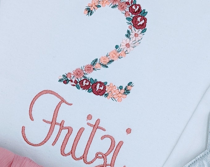 Zahlenschrift Blumen Geburtstagsshirt Mädchen | Geburtstagsoutfit erster Jahr | Geschenk tshirt 2 Oberteil Mädchen, personalisiert T-Shirt