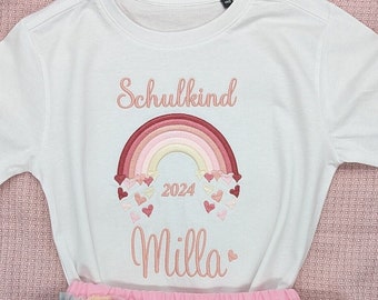 Schulkind 2026 Shirt Mädchen personalisiert mit Name, besticktes Einschulung T-Shirt, Geschenk zum Schulanfang, erster Schultag Outfit