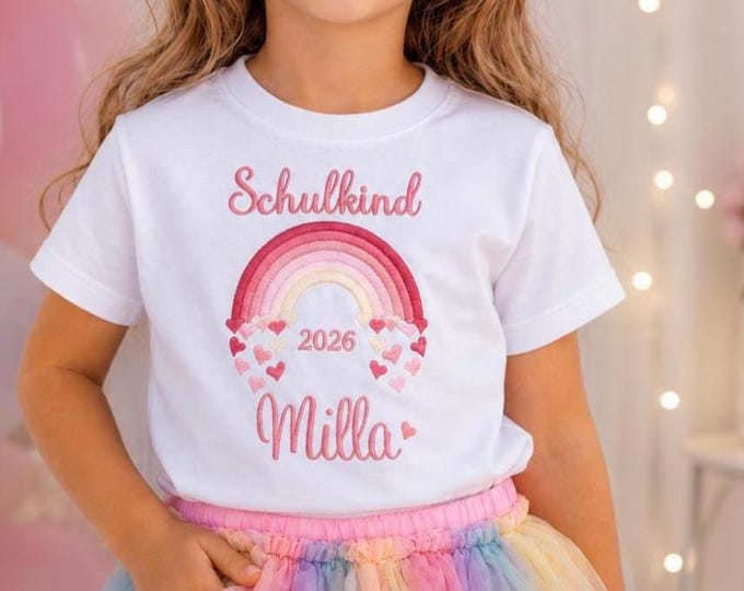 T- Shirt für Schulkind Einschulung 2026, Schulanfang Geschenk Shirt Regenbogen mit Name für Mädchen, 1. Klasse Schultag Schulanfänger,
