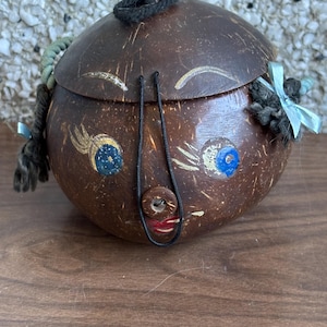 vintage coconut girl purse