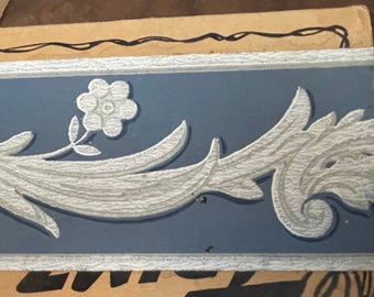 vintage 1950’s blue with white flower wallpaper boarder