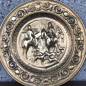 Decorazione murale vintage in ottone placcato raffigurante la caccia alla volpe