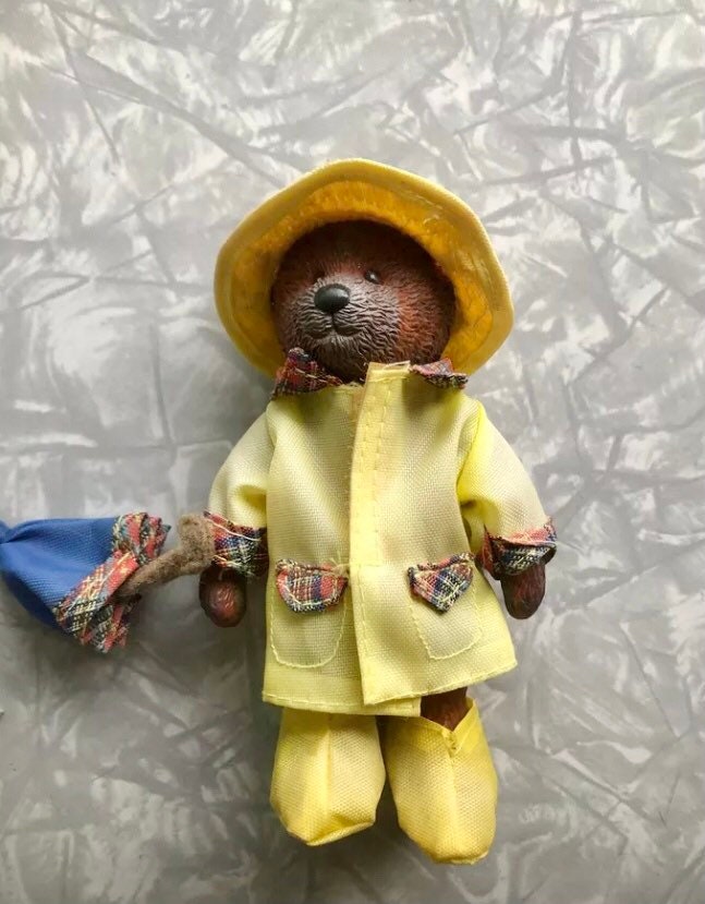 Russ hars paddington beer in gele regenjas met paraplu Etsy Nederland