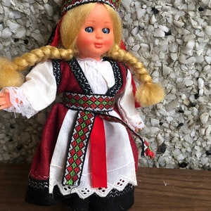 ヴィンテージのスイス人形のようなブロンドの三つ編み - Etsy 日本