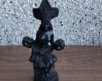 Vintage Eine angesagte hawaiianische Lava-Hula-Tänzerin-Figur