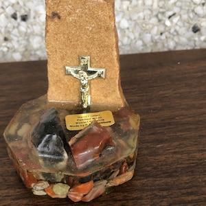 Vintage Jesus Kreuz Lucite