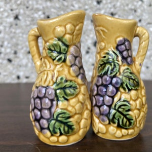 Vintage yellow and purple grape salt and pepper shakers