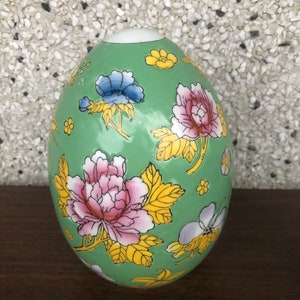 Vintage Seymour Mann egg