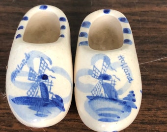 Vintage Delft blue Holland shoes