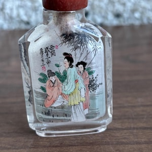 vintage Chinese snuff bottle
