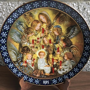 The Angel&#39;s Vigil - decorative plate - art by Sulamith Wulfing