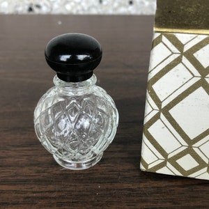 Vintage Avon spring promise perfume bottle ( empty)