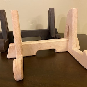 Cutting Board Display Stand - (8" or 12" Wide Options) - SVG Digital Download (plus VCarve Pro CRV sample)