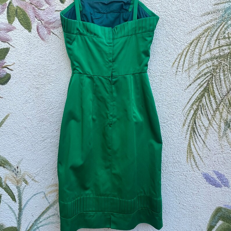 kelly green satin shoes