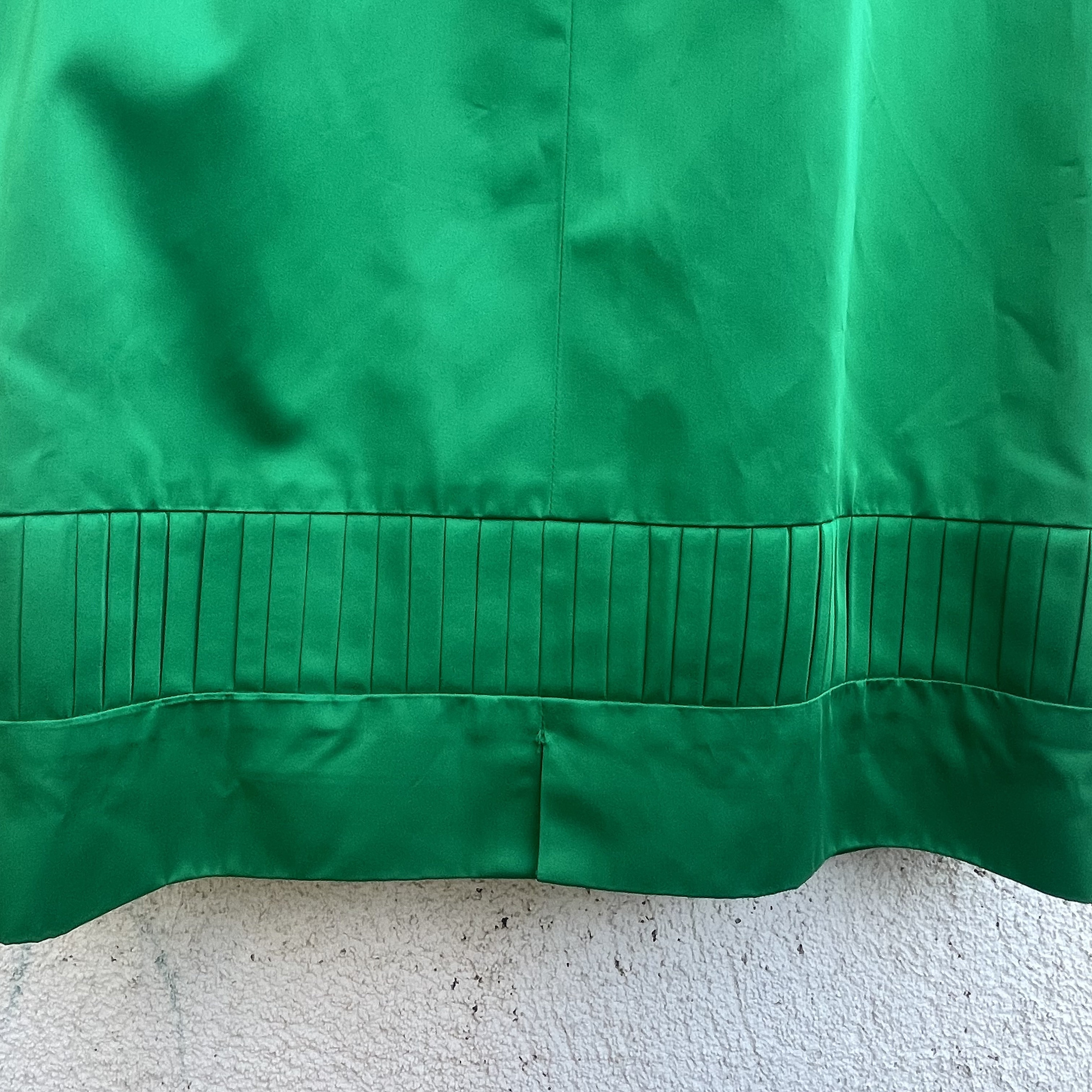 kelly green satin shoes