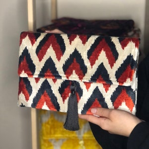 Ikat Velvet Clutch Bag: Bohemian Evening Handbag with Tassel