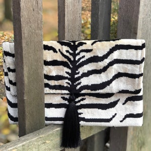 Bolso de mujer hecho a mano, clutch bohemio de terciopelo, bolsos únicos, bolso de mano para mujer, cartera de mano, cartera de mano, terciopelo de seda, clutch de ikat