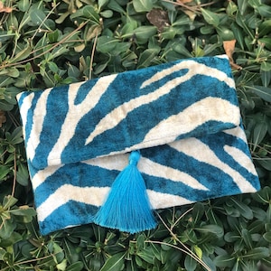 Ikat Clutch Bag: Stylish Evening Bag with Tassel