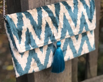 Ikat Velvet Clutch Bag: Bohemian Evening Handbag with Tassel