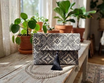 Ikat Samt Clutch Bag mit Quaste und Gold Kette, Garntasche