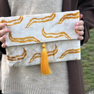Clutch de terciopelo, Clutch bohemio de terciopelo, Bolsos únicos, Bolso de mano para mujer, Monedero tipo clutch, Cartera tipo clutch, Bolso clutch Ikat de terciopelo de seda, la cadena está incluida