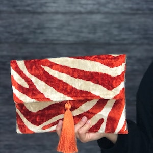 Ikat Velvet Clutch Bag: Bohemian Evening Handbag with Tassel