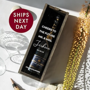 Gepersonaliseerde cadeau bruidspaar, verlovingsdoos wijnfles, aangepast cadeau bruidspaar, aangepast huwelijkscadeau, gegraveerde flessendoos