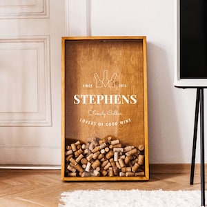 Portacorchos de vino personalizado, regalo de vino para padres, marco de corcho personalizado, regalo de aniversario para pareja, decoración de pared de madera con nombre familiar