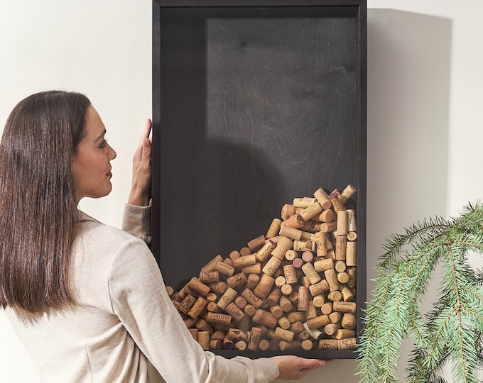 BLACK Wine Cork Holder, Wine Cork Art, Wine Cork Display Case, Shadow Box, Wooden Wine Cork Frame, Cadre bouchon de vin, Home Bar Decor