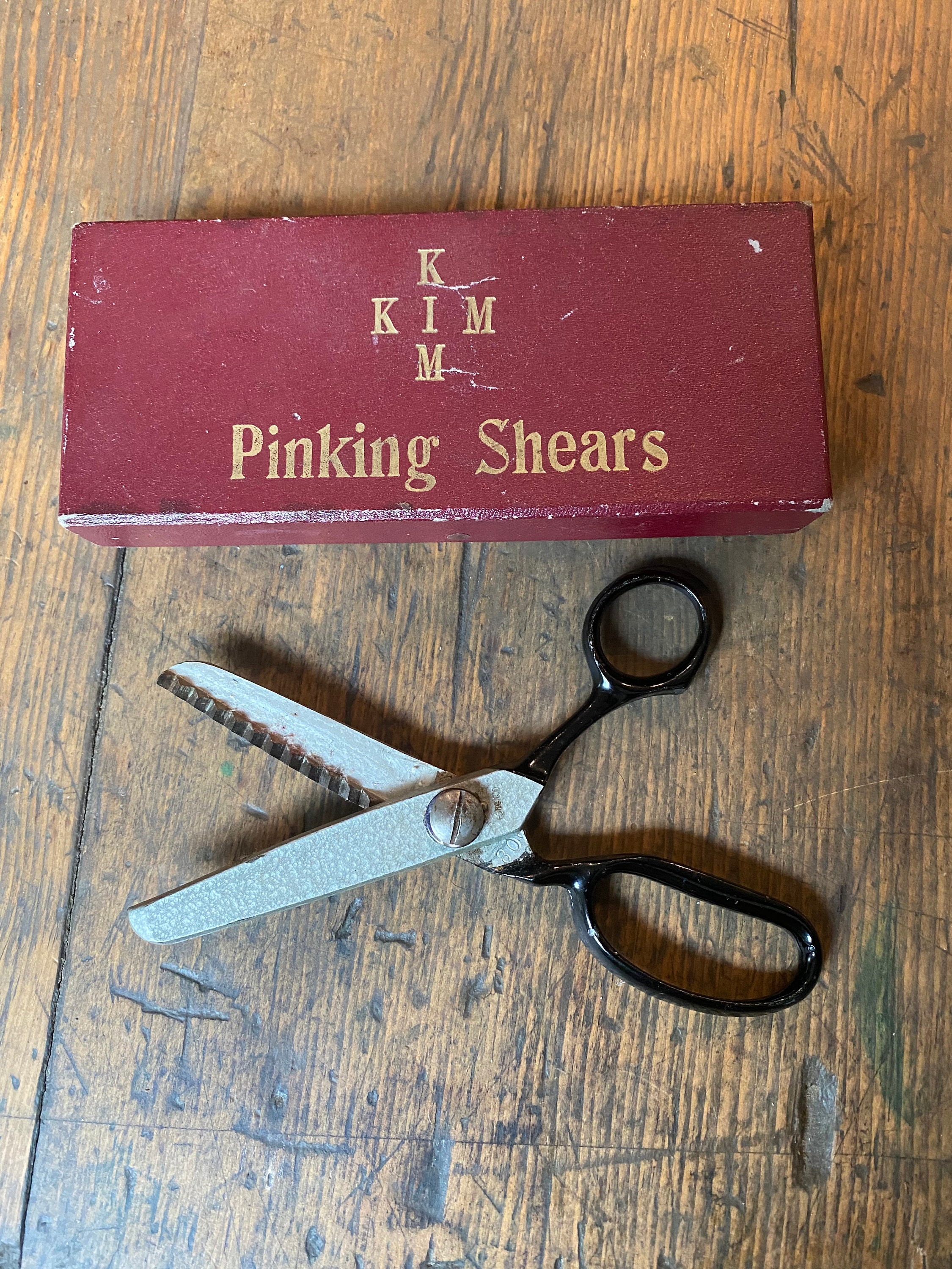 Vintage Scissors Rusty Pinking Shears 1950s Rusty Scissors