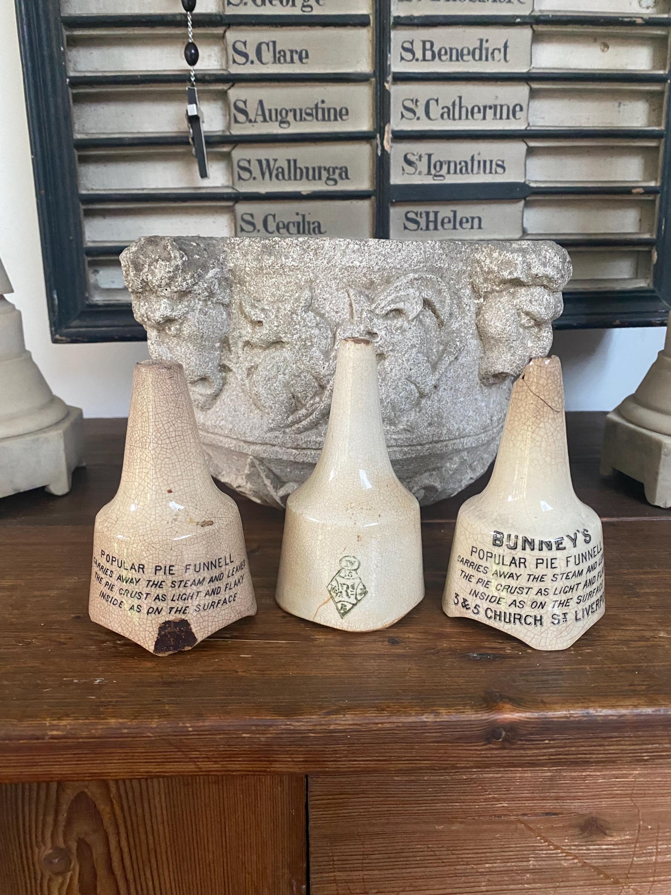 入手困難　英国アンティーク　パイバード　PIE FUNNEL　パイファンネル Priced Individually. Rare Pie Funnels, One Doubles as a Wine