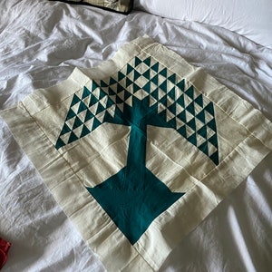 Beautiful machine stitched American tree of life patchwork block. A large piece.