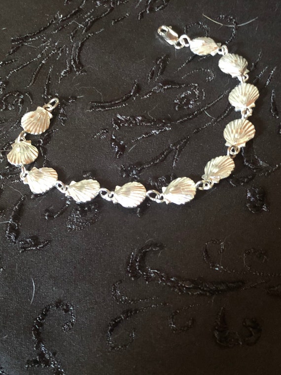 Beautiful Seashell Sterling Silver 8 Inch Bracelet