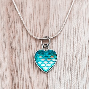 Heart necklace, love jewelry, heart charm, heart pendant, necklace with pendant, heart necklace, heart jewelry, POSIDONIA.