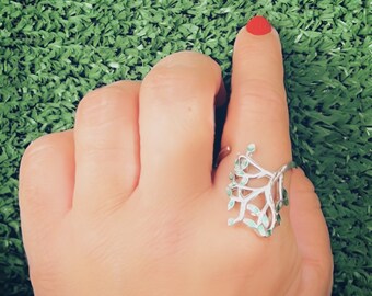 Leaves ring, leaves charm, vine ring, adjustable ring, nature ring, original ring, green leaves ring, QAYWA.